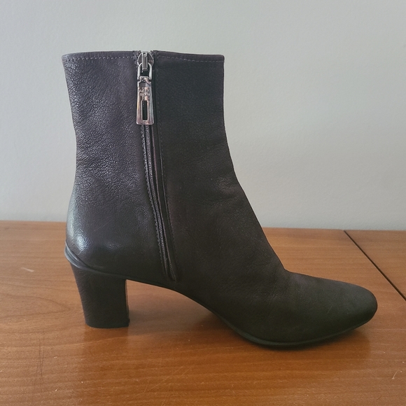 Brown Leather Prada Ankle Boots - Picture 4 of 8